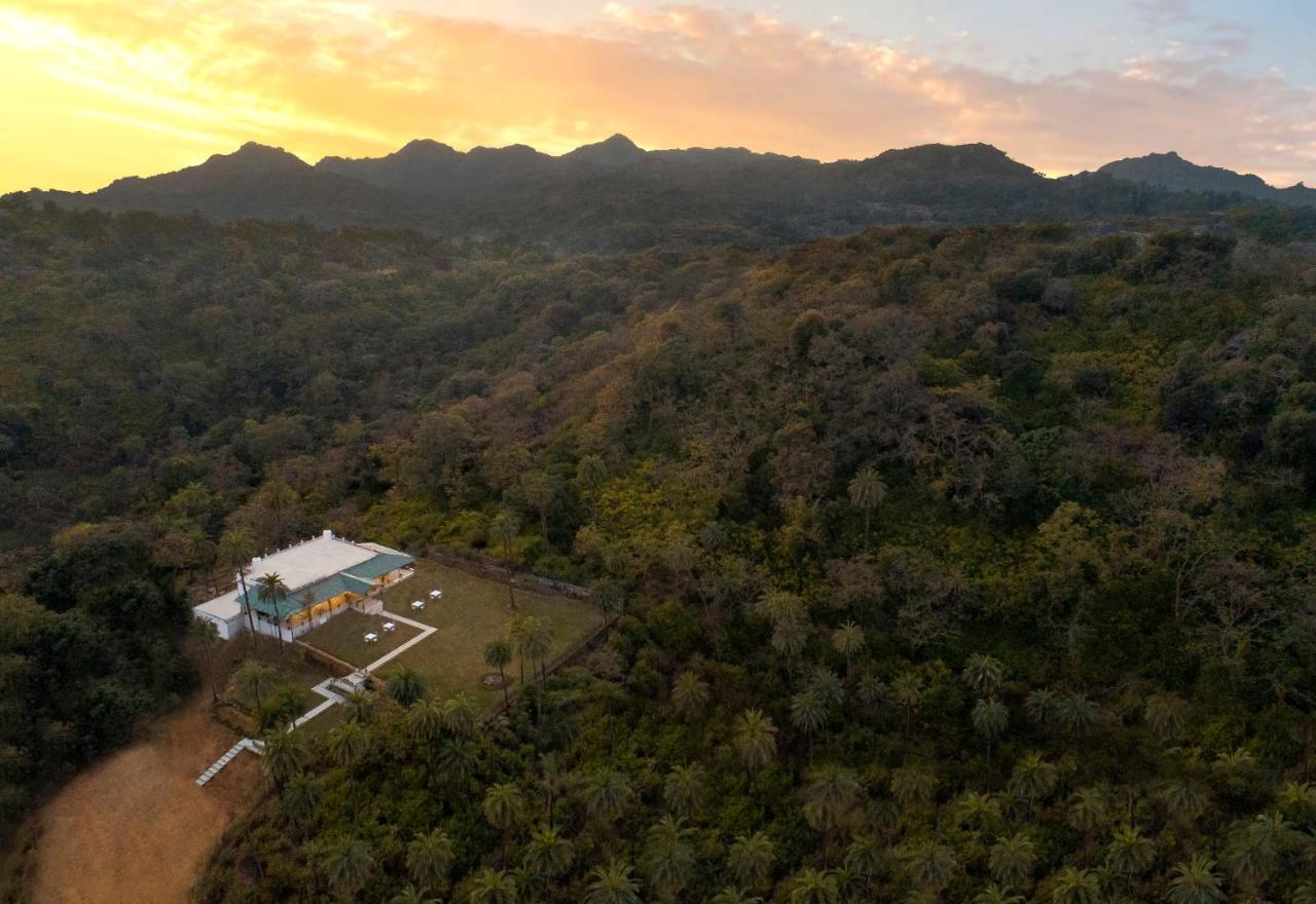 The Mount Bungalow Mount Abu Exterior photo